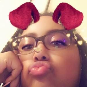 Meet your Posher, Monike'